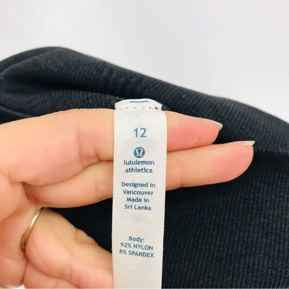 Lululemon Mid Rise Seamless Crop Leggings - Picture 5 of 5